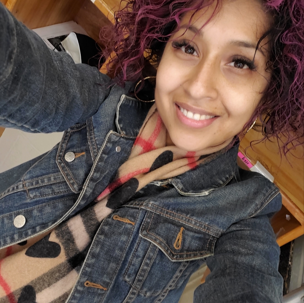 Meet your Posher, Esmeralda